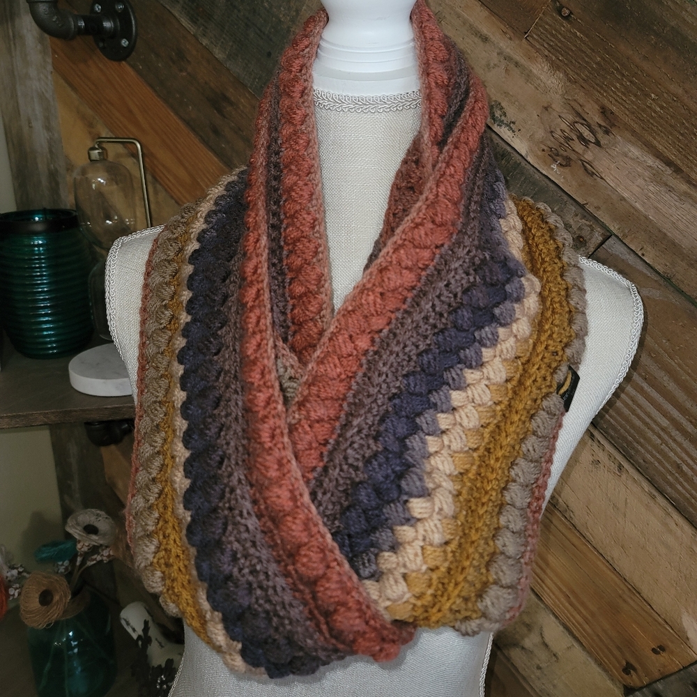 34.5" Lattice Puff Crochet Infinity Scarf (Lion Brand Mandala Yarn in Warlock)